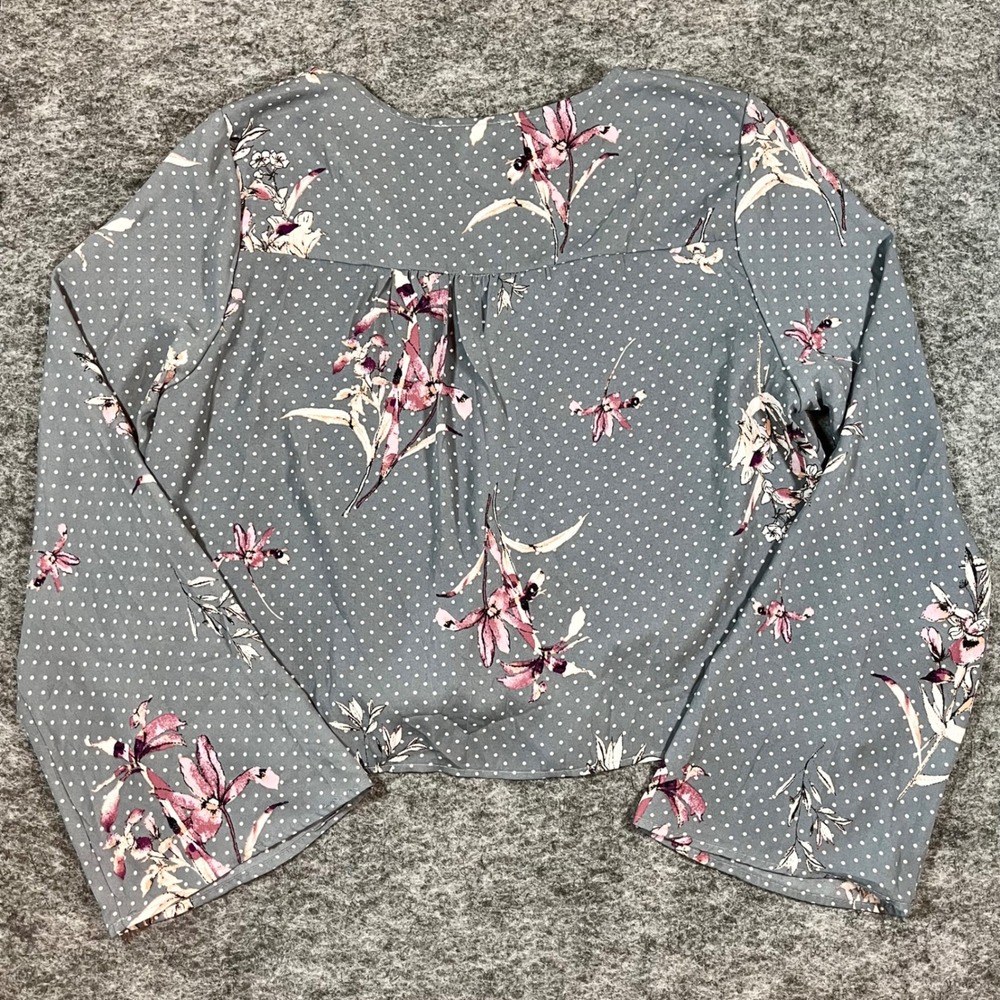 Urban Romantics‎ Cropped Tie Front Blouse Womens L Gray Floral Cottagecore Boho - Picture 5 of 10